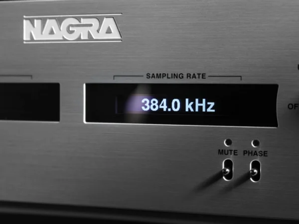 Nagra HD DAC X Detail Display 01